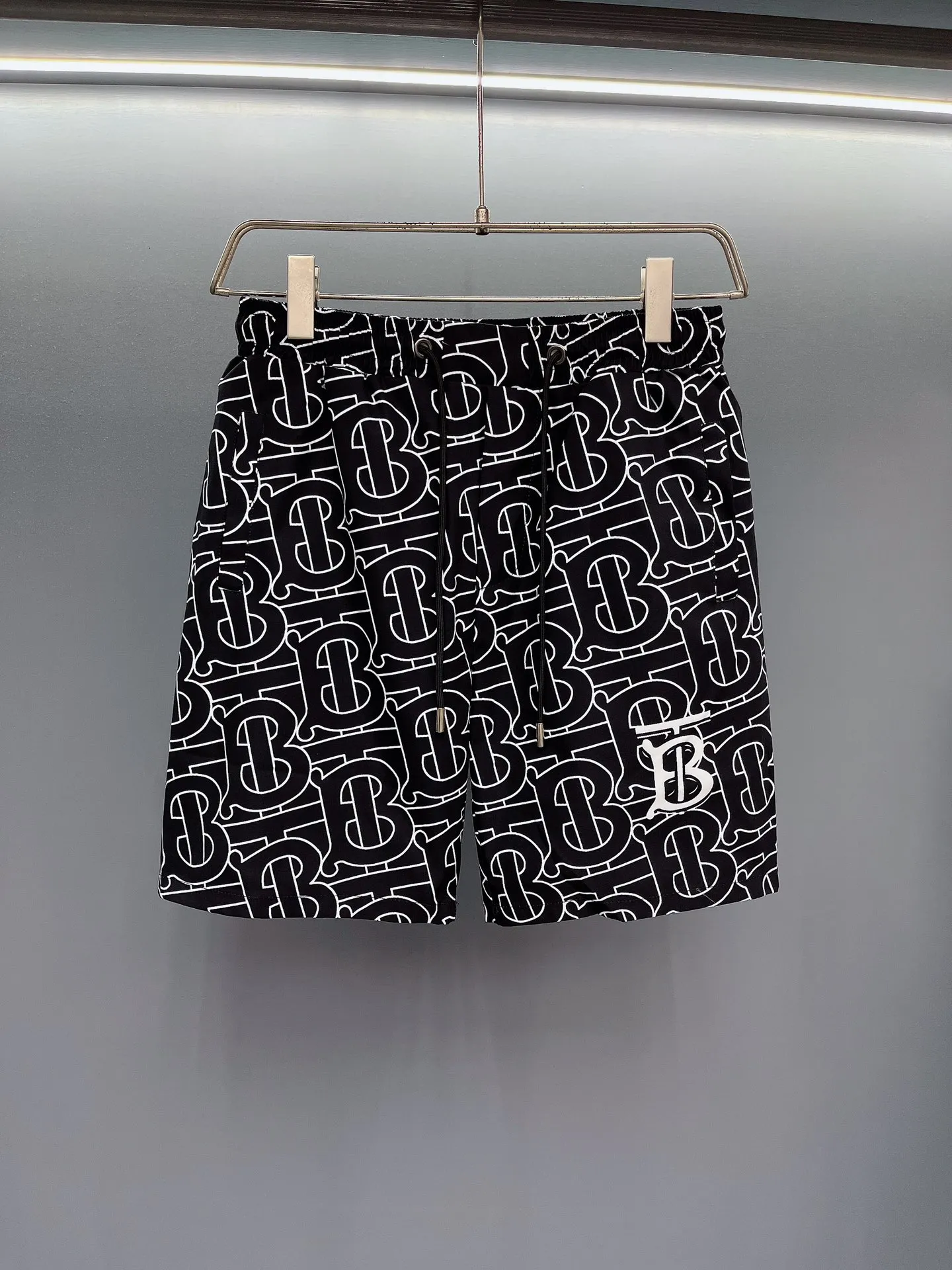 #V 2328 🔥🔥🔥 New Arrival ， ， ， 👍👍👍 ，Sizes M XXXL。